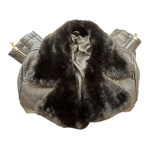 Forever 21 Women's Faux Fur Collar Biker Leather Motorcycle Jacket Black  Small - Picture 8 of 10